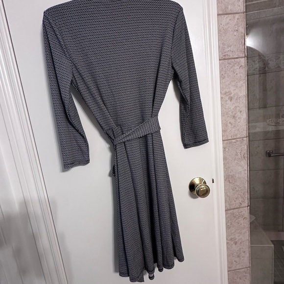 Liz Claiborne Elegant Black Dress - Picture 3 of 5